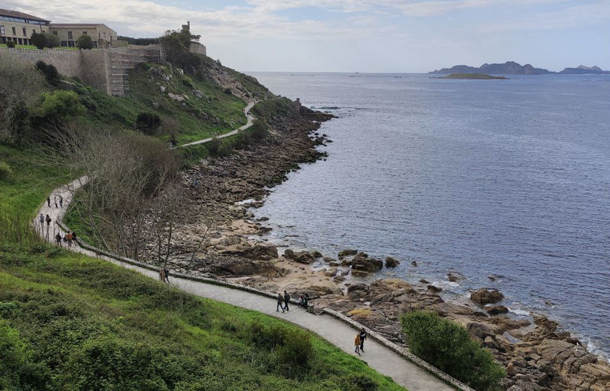 Imagen Parte de atrás del paseo de Baiona - Ruta de peregrinos